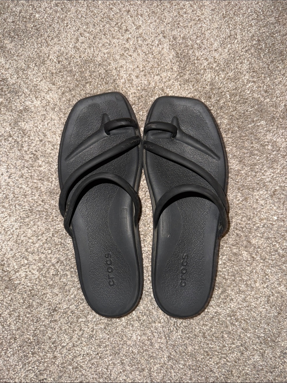 CROCS Women’s Black Square-Toe Strappy Sandals size 6